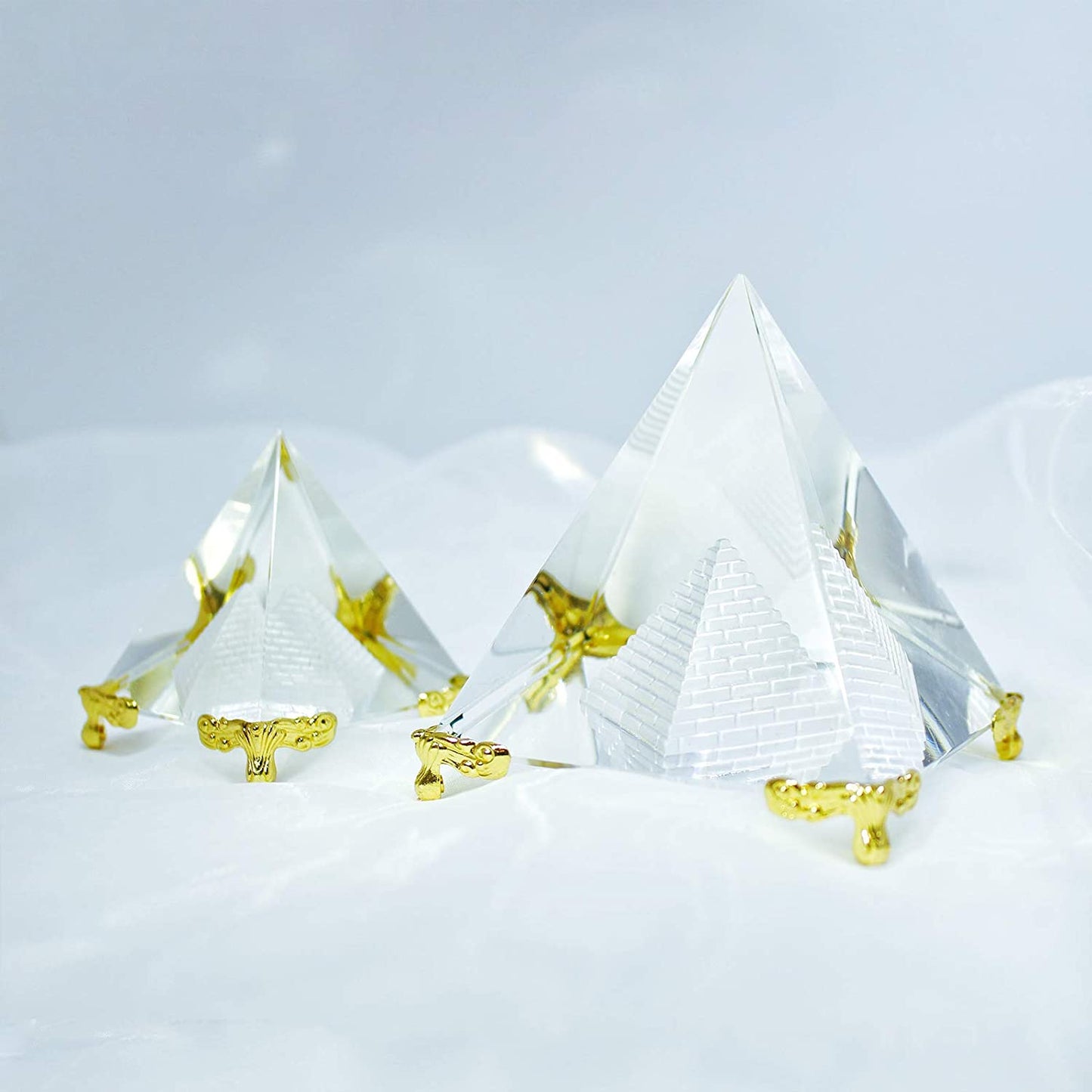 Crystal Pyramid Prism, Feng Shui Crafts Meditation Crystal with Gold Stand for Home Office Art Decor, Pyramids Gift, Stand for Prosperity, Positive Energy and Good Luck(8Cm)