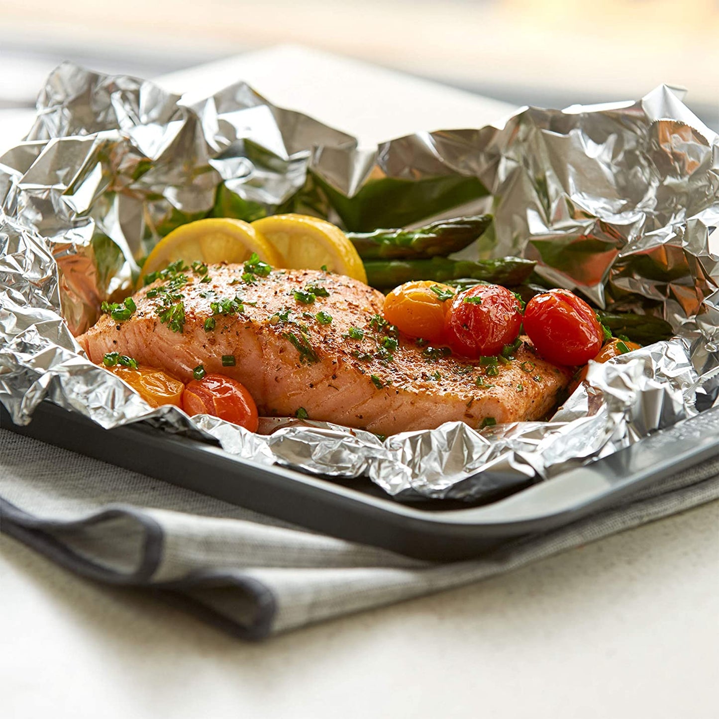 Classic Kitchen Foil | Aluminium Foil | Tin Foil for Cooking, BBQ, Roasting | Pack of 1 Roll, 304Mm X 9.14M | Packaging May Vary