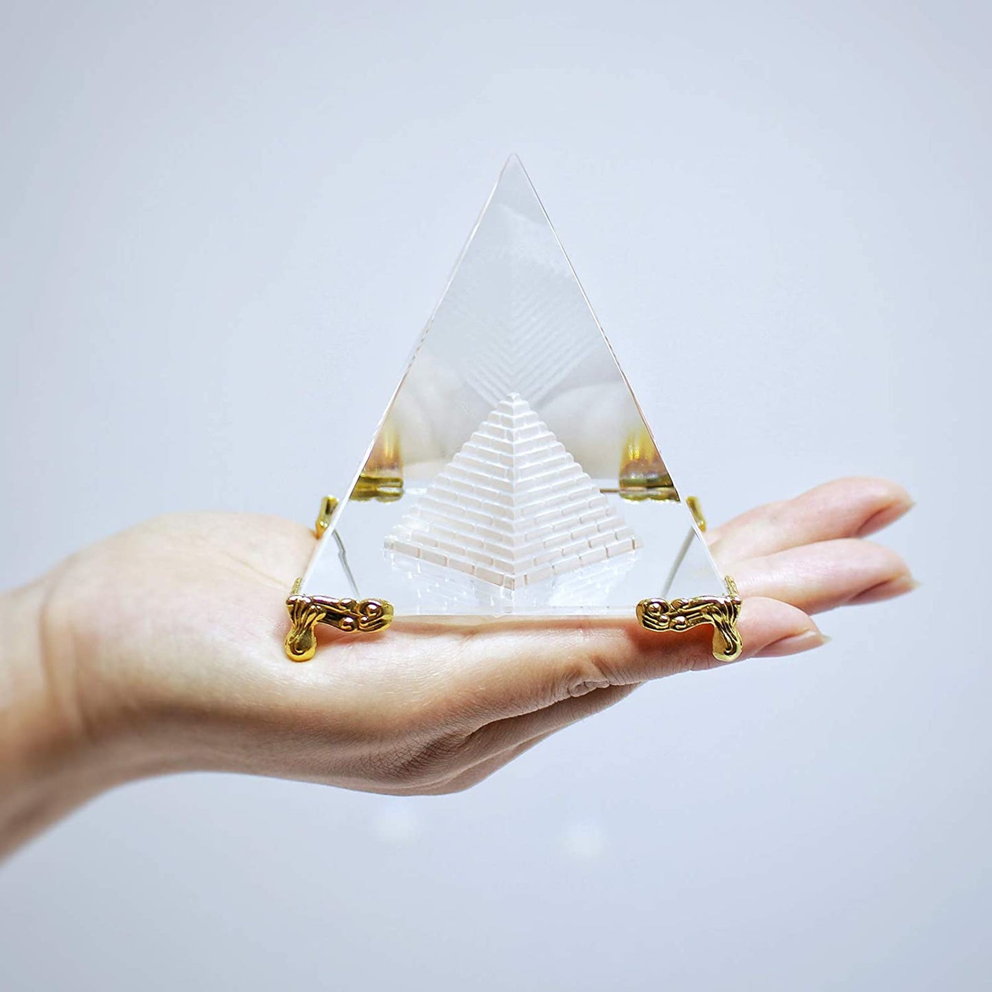 Crystal Pyramid Prism, Feng Shui Crafts Meditation Crystal with Gold Stand for Home Office Art Decor, Pyramids Gift, Stand for Prosperity, Positive Energy and Good Luck(8Cm)