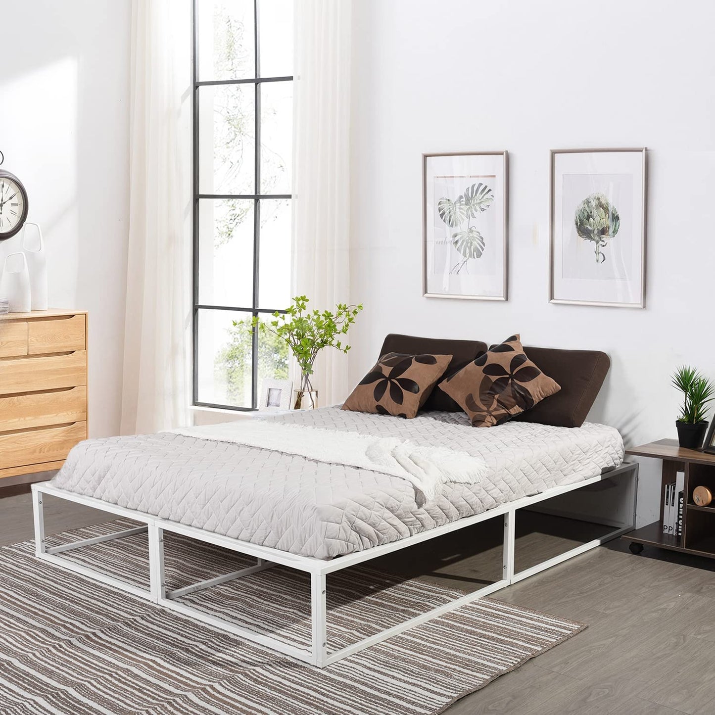 5.25Ft King Size Metal Bed Frame Solid Bedstead Base with Large Storage Space for Adults and Kids, Size 200*160*30Cm, White