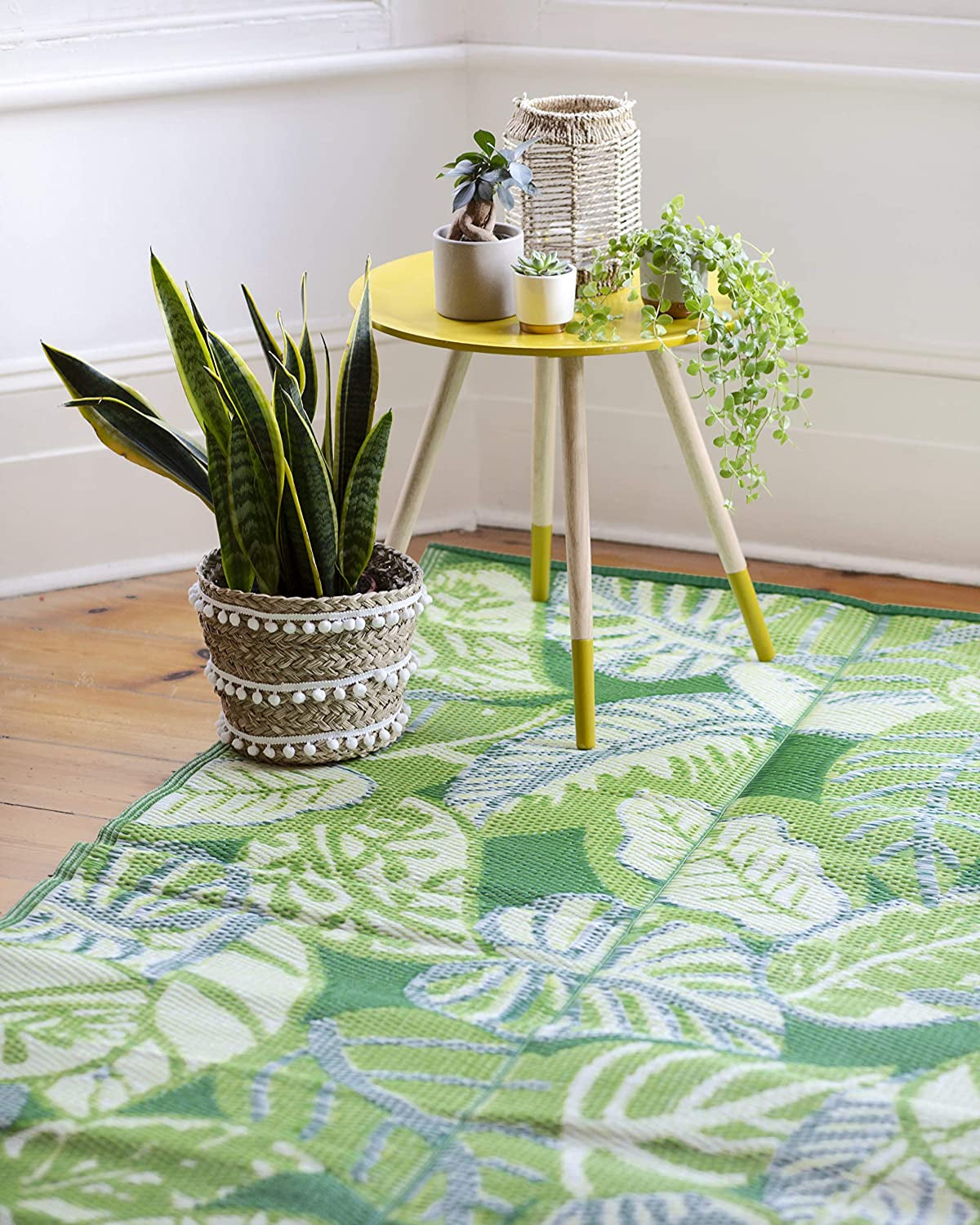 Green Tropical Palm Leaf Waterproof Outdoor Rug | Plastic, Lightweight Mat with Jungle Leaves Pattern | for Garden, Patio, Decking, Bathroom, Utility, Picnic Folds Away for Easy Storage 180 X120Cm