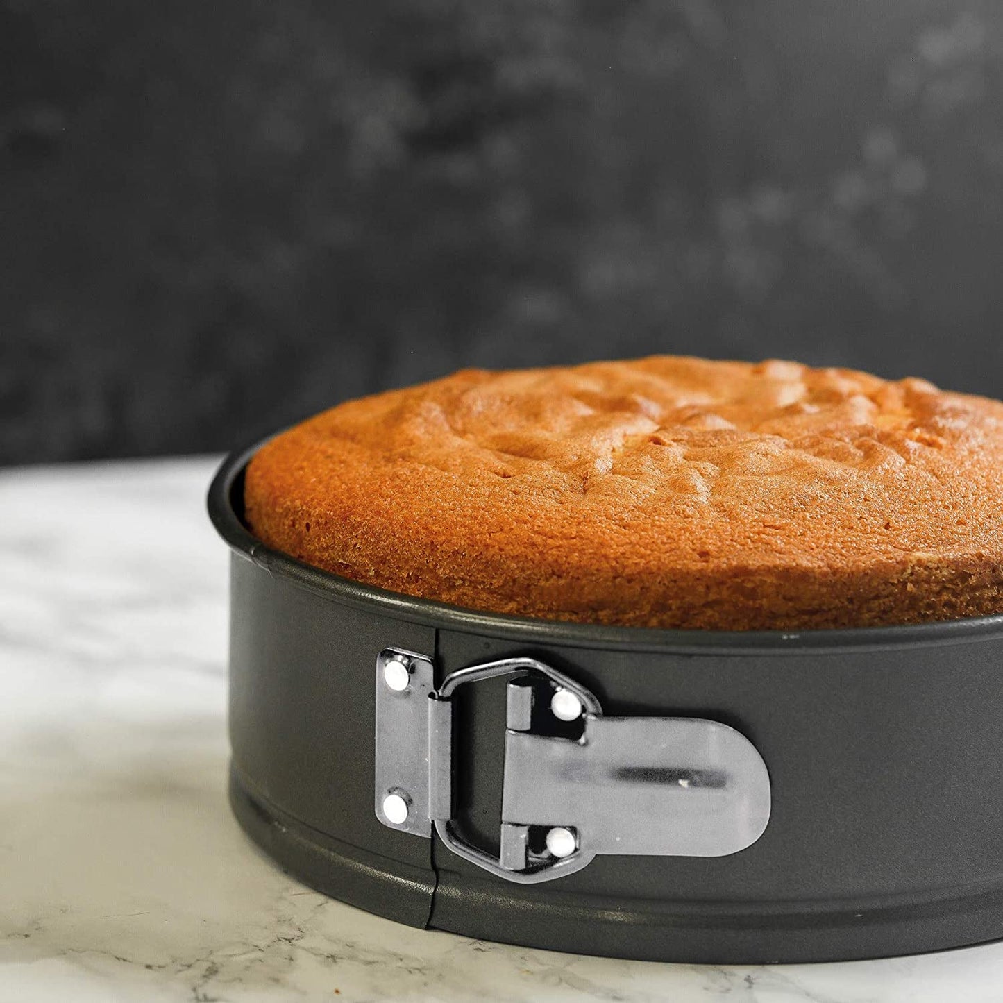 Masterclass Non-Stick Cake Tin for Baking, Spring Form Loose Base, round 20Cm (8"), Sleeved