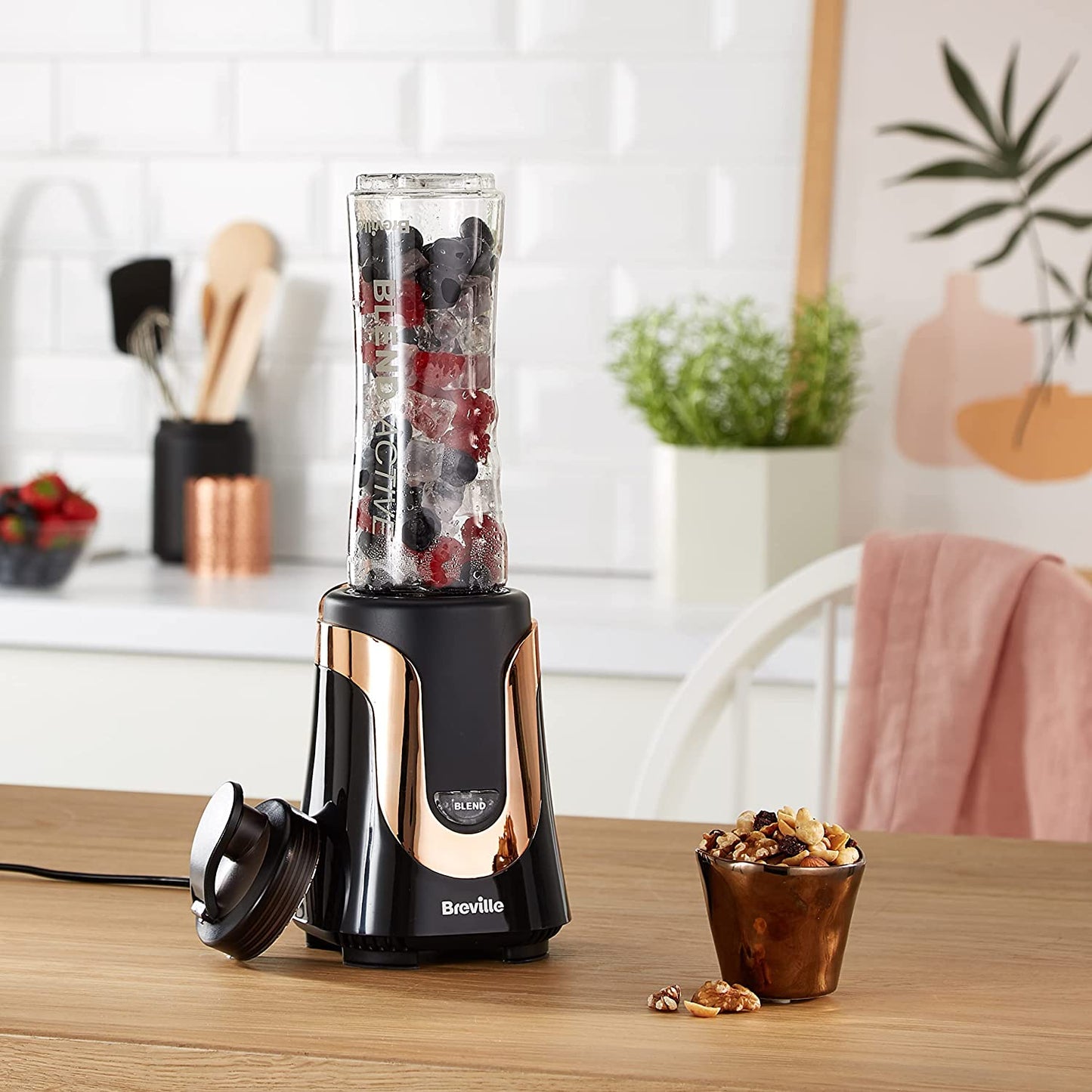 Blend Active Personal Blender & Smoothie Maker | 1 X Portable Blending Bottle (600 Ml) | 300 W | Black & Rose Gold [VBL239]